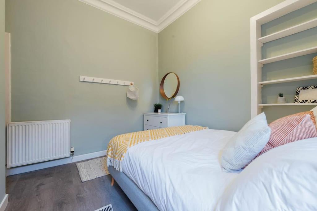 Stylish Stirling Apartment - Free Parking Exterior foto